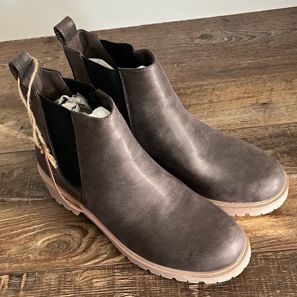 Seven7 Billie Women's Brown‎ Chelsea Boots Size 10 Narrow